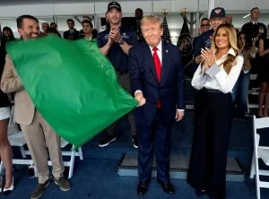 Trump sugere rebatizar Estreito de Ormuz como “Estreito Trump”