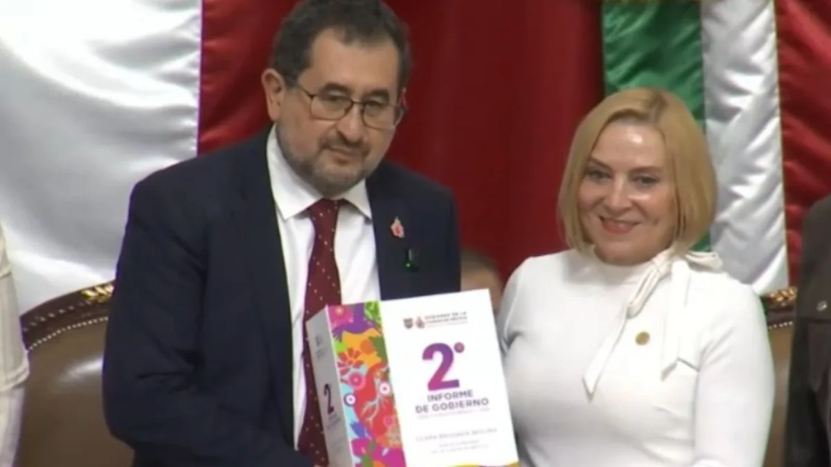 César Cravioto entrega Segundo Informe de Gobierno de Clara Brugada al Congreso de CDMX