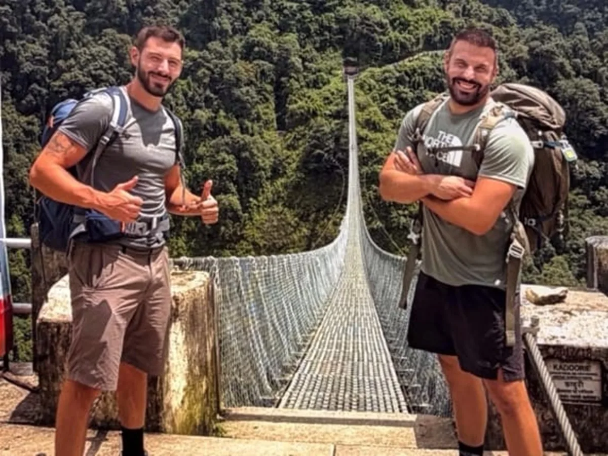 Dos turistas atrapados en Nepal: "La carretera desapareció ante nuestros ojos; estuvimos atascados en una franja de tierra durante ocho horas"