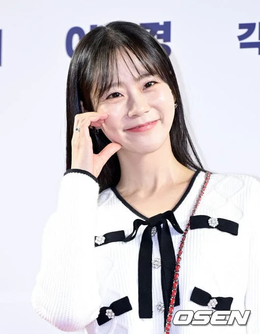 ‘목 디스크’ 손 떨던 한승연, 대학 축제 무대 포착..굳은 모습에 팬들 걱정 [Oh!쎈 이슈]
