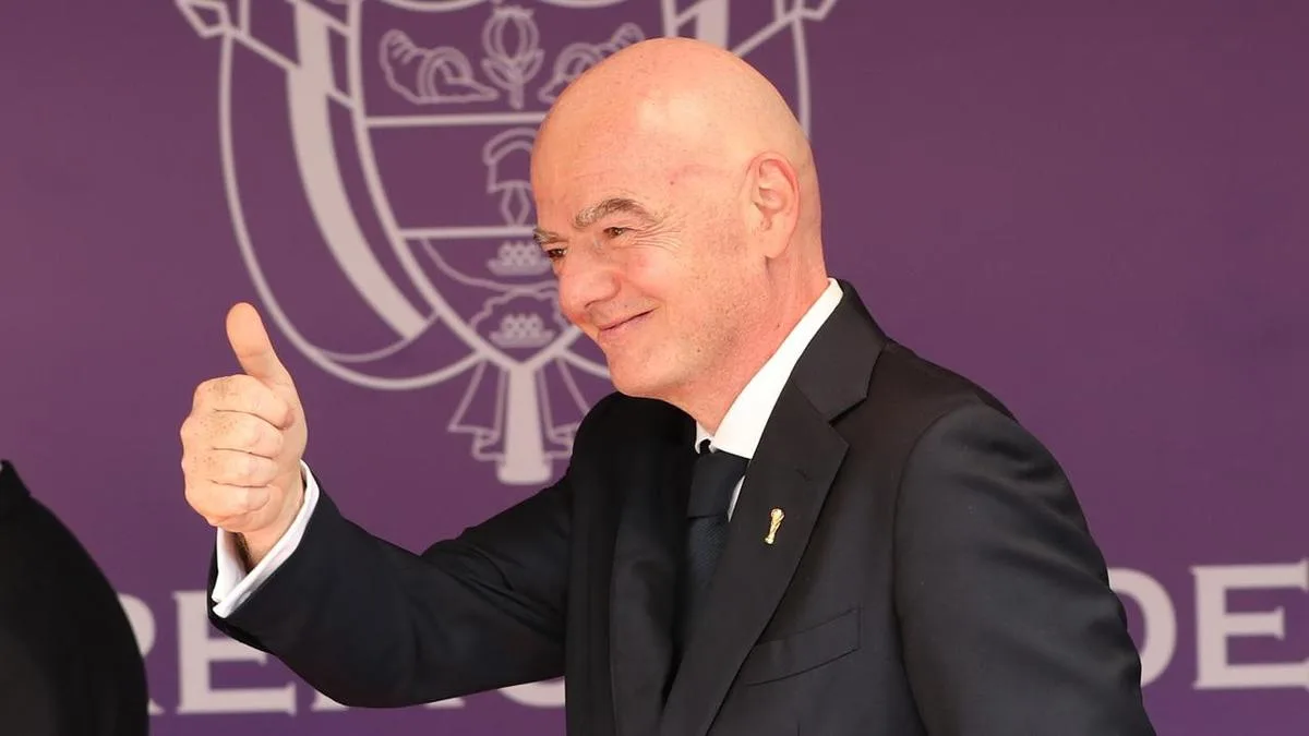 FIFA bigwig leaves role after criticism of president
