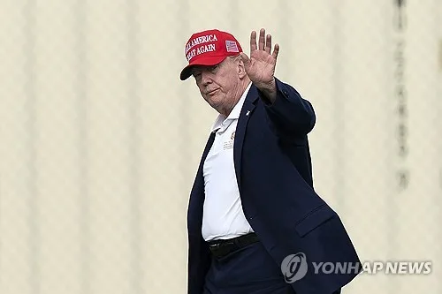 트럼프 "오만 방해시 폭격…호르무즈 美영토 선언 마음에 든다"(종합)