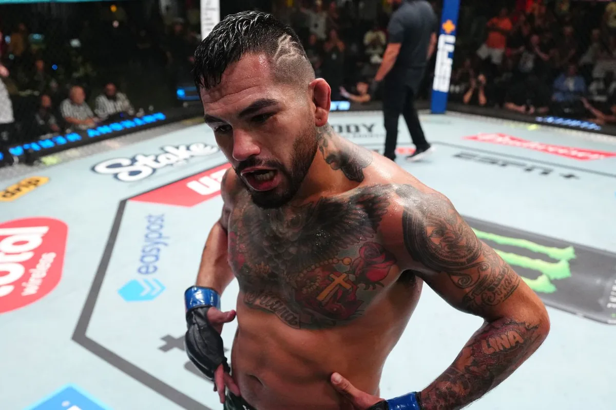 Энтони Эрнандес рассказал, как на него повлияло поражение от Стрикленда на UFC 267