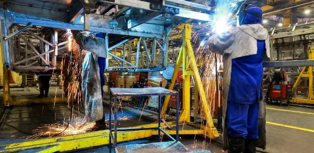Atividade econômica cai em 4 das 5 regiões do Brasil em julho, mostra BC