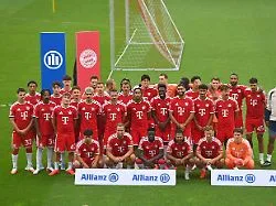 Nach Schock im Testspiel: FC Bayern präsentiert sich Fans ohne Musiala