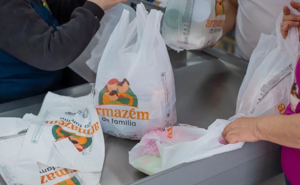 Arroz por R$ 2,99 e feijão por R$ 4,99: Armazéns da Família têm ofertas nesta semana em Curitiba