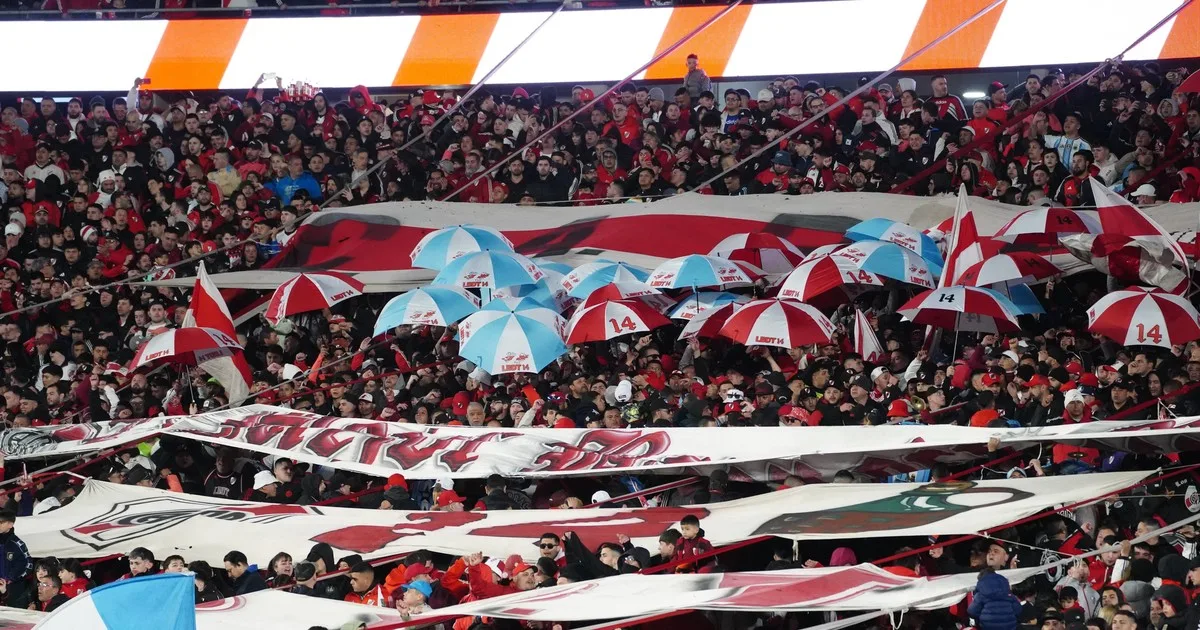 "Chiqui Tapia, botón...", el clásico de cada domingo: los hinchas de River cantaron contra el presidente de la AFA