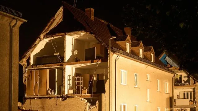 Unwetterschäden: Sturm zerstört Häuser und fordert ein Todesopfer