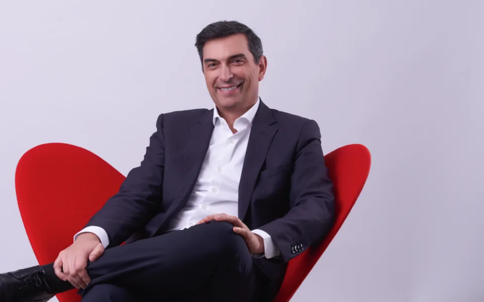 Anacom não deve conseguir renovar licenças de espetro a tempo, aponta CEO da Vodafone