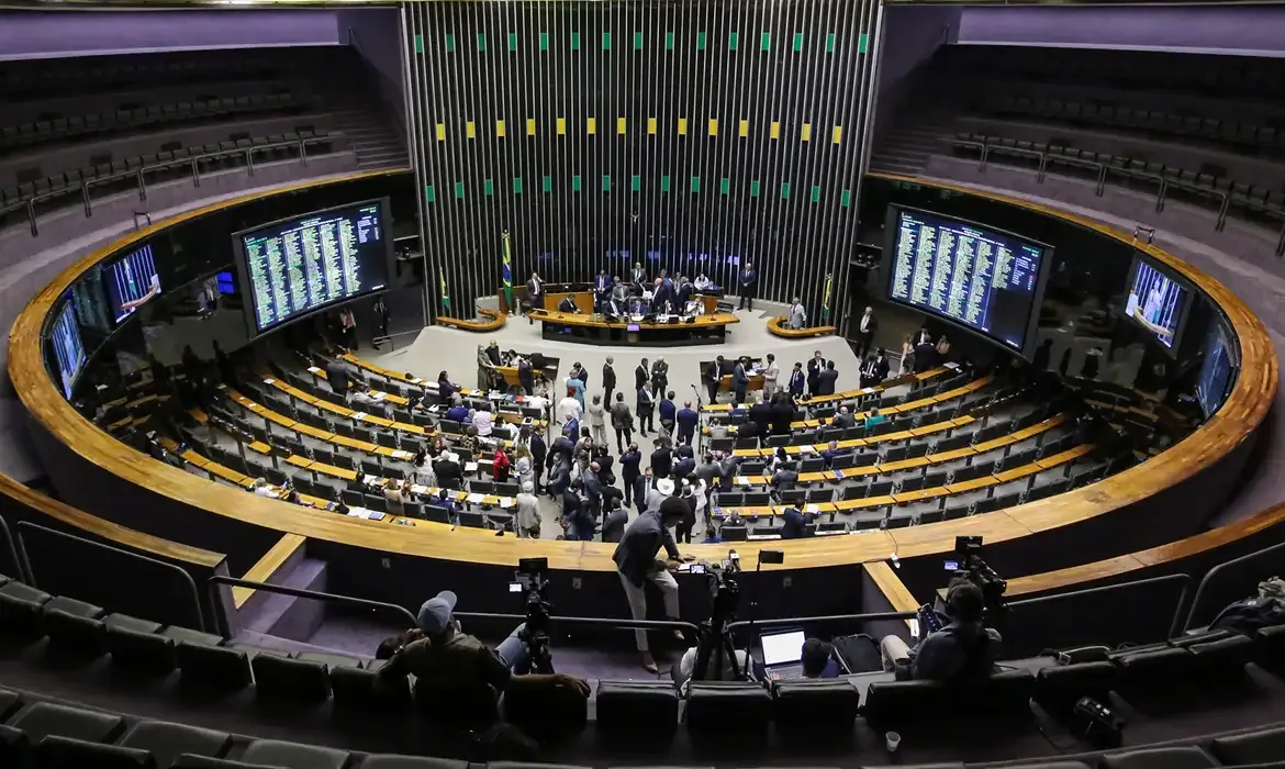 Quantos deputados o PT vai eleger em 2026? Confira a projeção de um dirigente da sigla