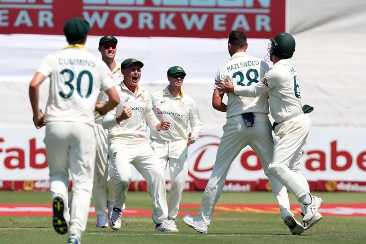 Australia thump Proteas in first Test