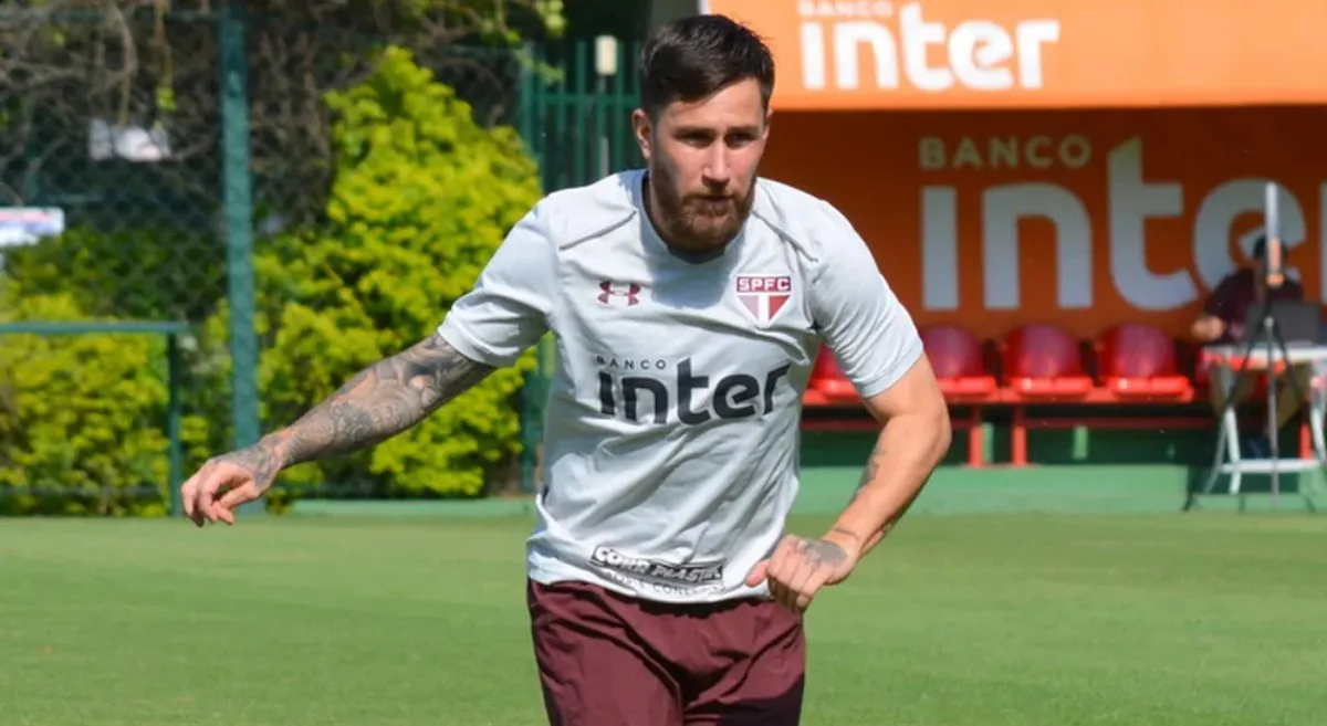 'Perdi tudo': ex-jogador do São Paulo revela vício em bets e diz ter recebido ameaças sobre dívida de R$ 3 milhões