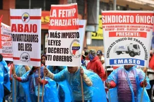 Sindicatos ecuatorianos marcharon contra la gestión de Daniel Noboa