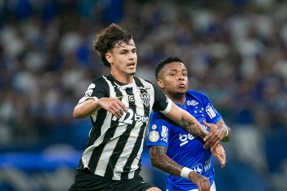 Substituto de Ruan, Vitão torceu pelo Atlético-MG no Marrocos e viu família se emocionar em clássico