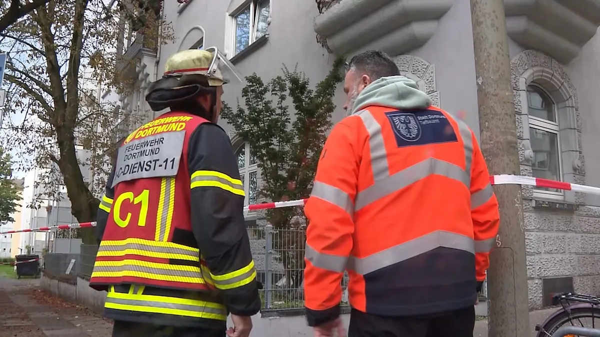 Problemhaus in Dortmund - Plötzlich stürzen Fassadenteile herab