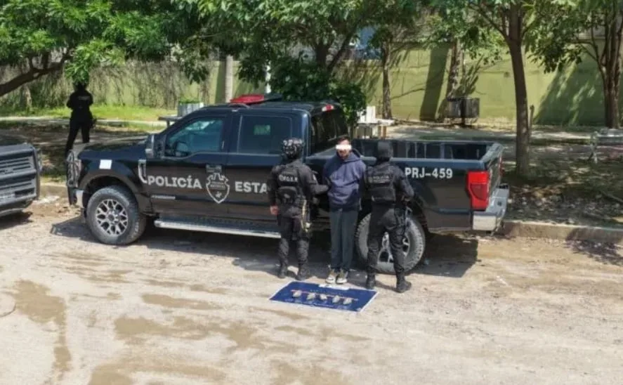 Detienen en Puerto Vallarta a estadounidense buscado por homicidio en EEUU
