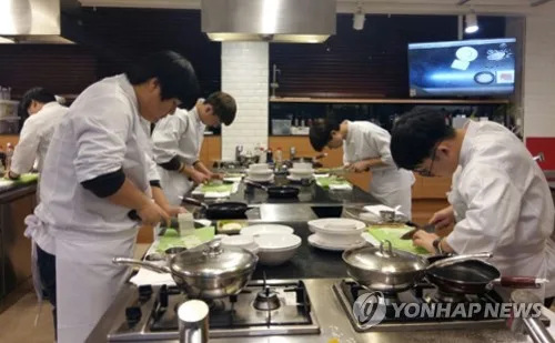 "이주배경청년 취업자 3명 중 2명 임시·일용직"