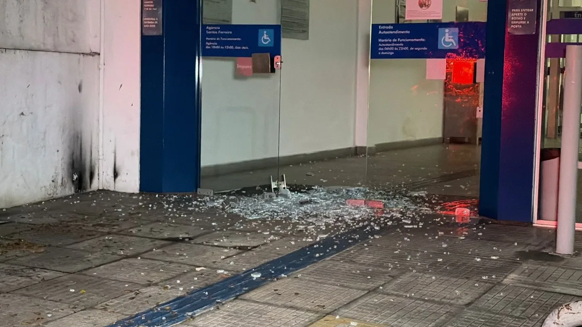 Agência da Caixa é invadida na madrugada e duas armas são levadas em Canoas