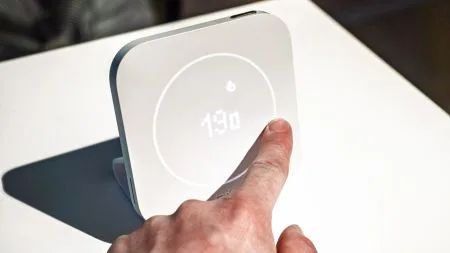 IFA: Tados zweites smartes Wandthermostat der X-Serie ist dünner und lädt per USB-C