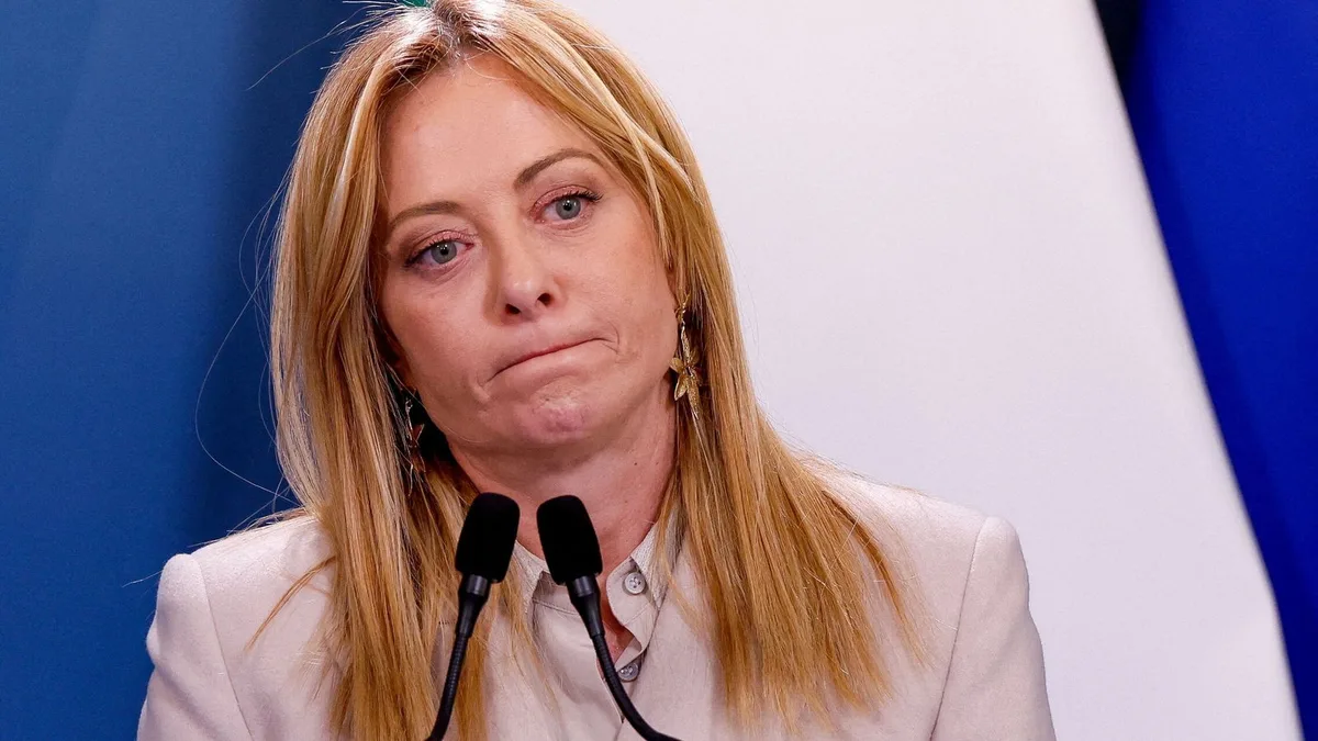 El Gobierno responde a Meloni y amplía 15 días más el control a los viajeros