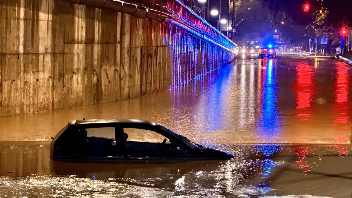 Buscan a una mujer arrastrada por la riera de Cabrera de Mar en pleno temporal