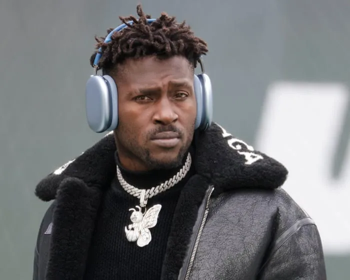 Former NFL star Antonio Brown to avoid possibility of 30 years in prison with plea deal