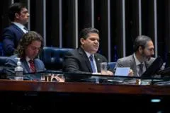 Fim da escala 6x1: Começa sessão do Senado que vai votar proposta nesta quarta; siga em tempo real