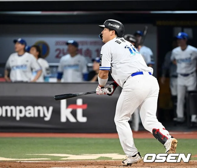 삼성에 1위 못 내준다! 김현수 9회말 역전 끝내기 폭발! KT, 두산 잡고 극적 선두 수성…이영하 뼈아픈 블론SV [수원 리뷰]