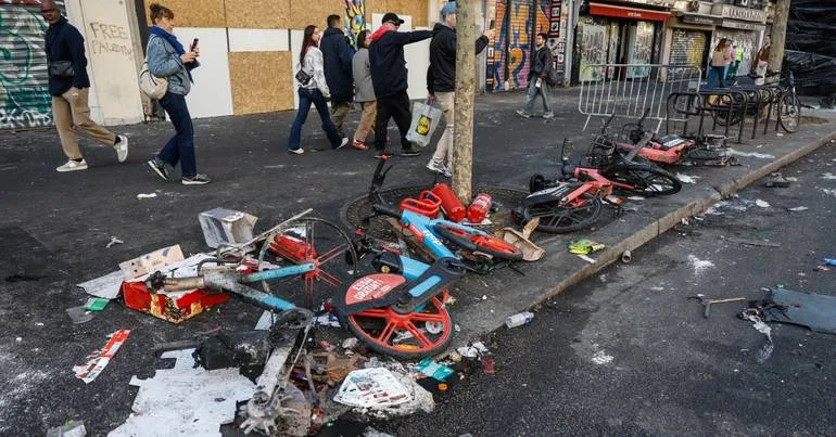 Paris. Polícia de choque mobilizada para novas pilhagens