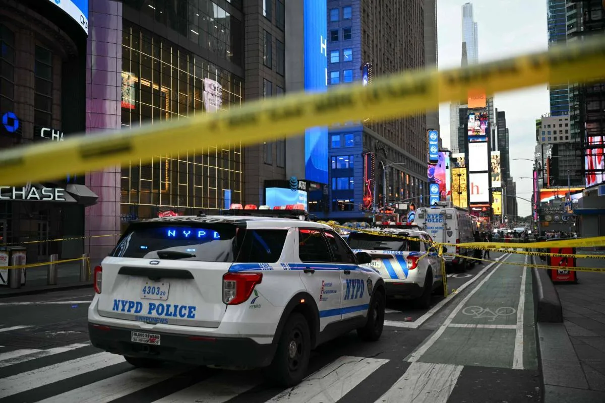 La Policía de Nueva York dispara en Times Square a una mujer que apuñaló gravemente a dos personas