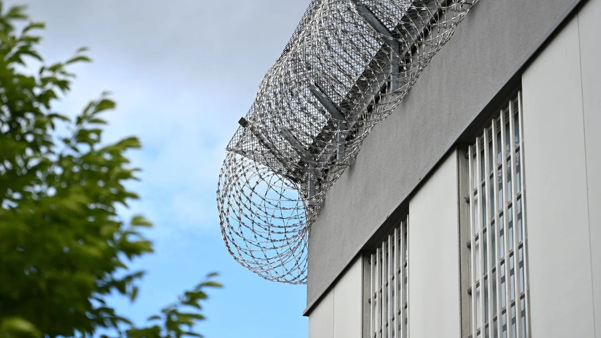 Höhere Besoldung: Mehr Geld für Justizmitarbeiter: Minister wirbt um Nachwuchs