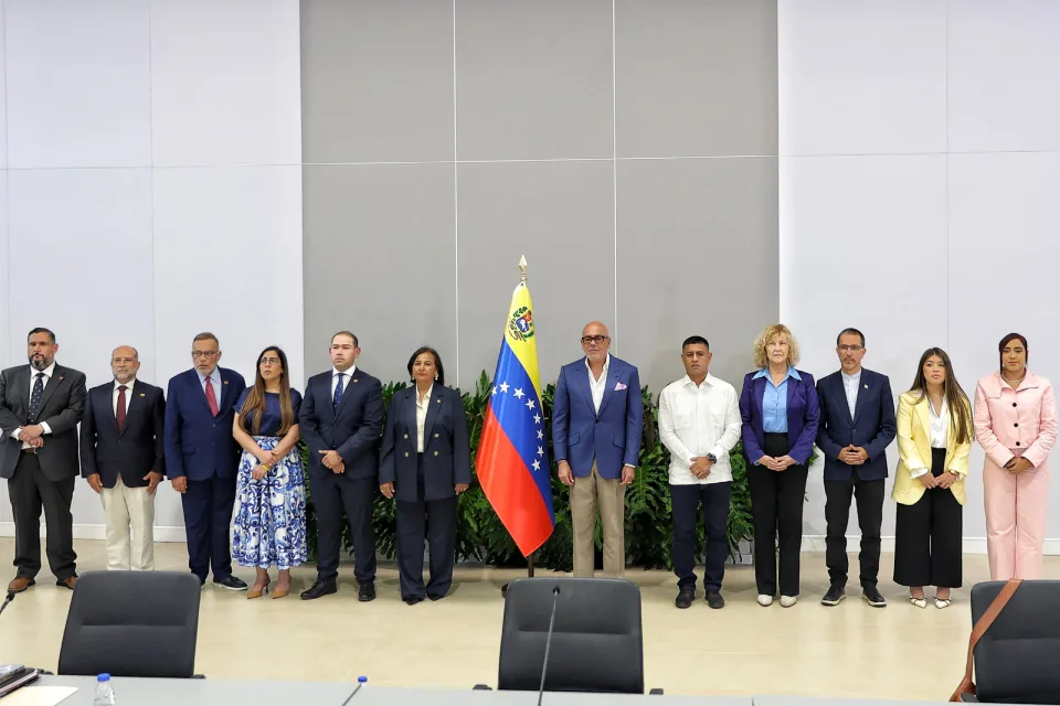 PJ y VP ratifican apoyo a diálogo e instan a organizaciones políticas y sociales a sumarse