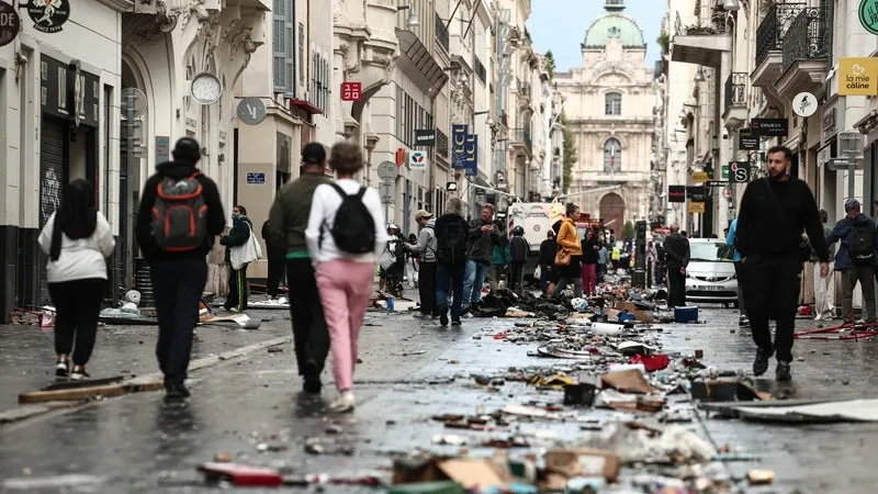 "C'est une hécatombe": l'association des commerçants de Marseille abattue et révoltée au lendemain des pillages