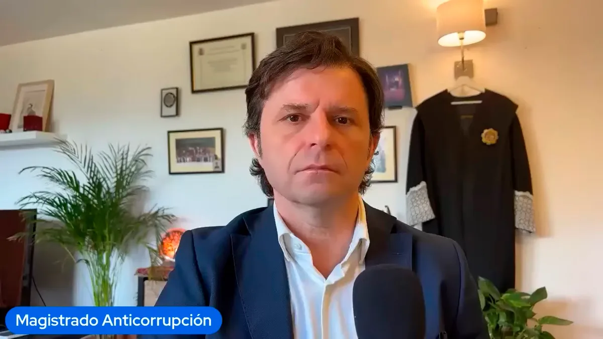 Alarma por la falta de medidas contra la 'cloaca del PSOE': el ex juez de los 96 vídeos contra Biedma alardea de que "ningún juzgado" lo cita