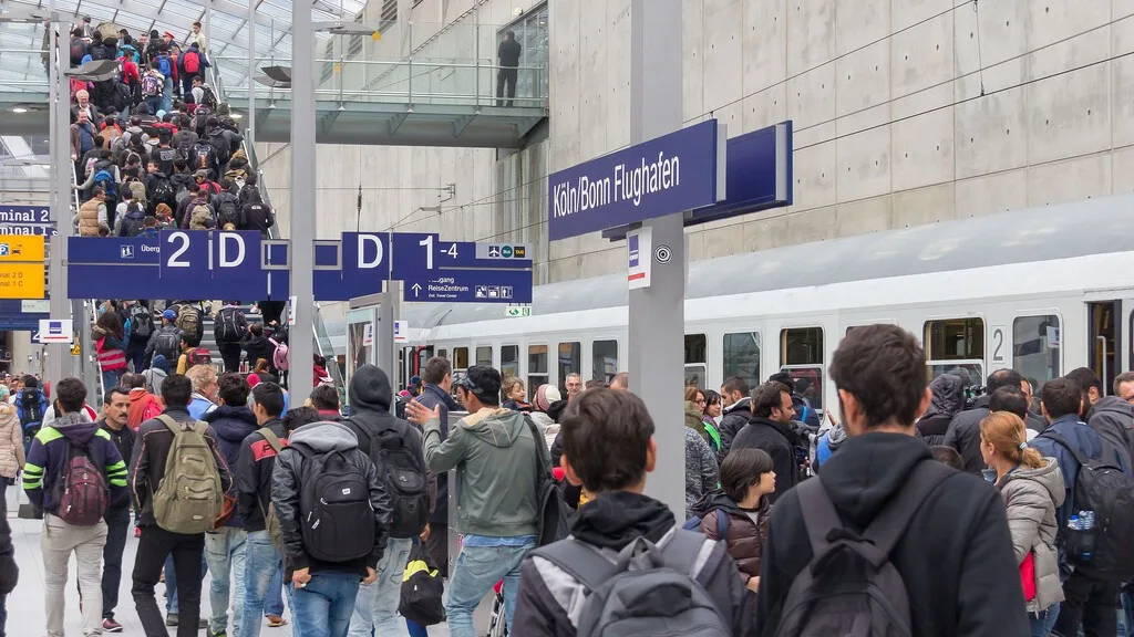 Ya no es que los trenes no lleguen a su hora en Alemania, es que 400 personas quedaron atrapadas en un túnel seis horas