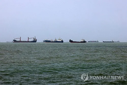 호르무즈 기뢰 진실공방…이란 "유조선 피격"에 美 "허위 정보"