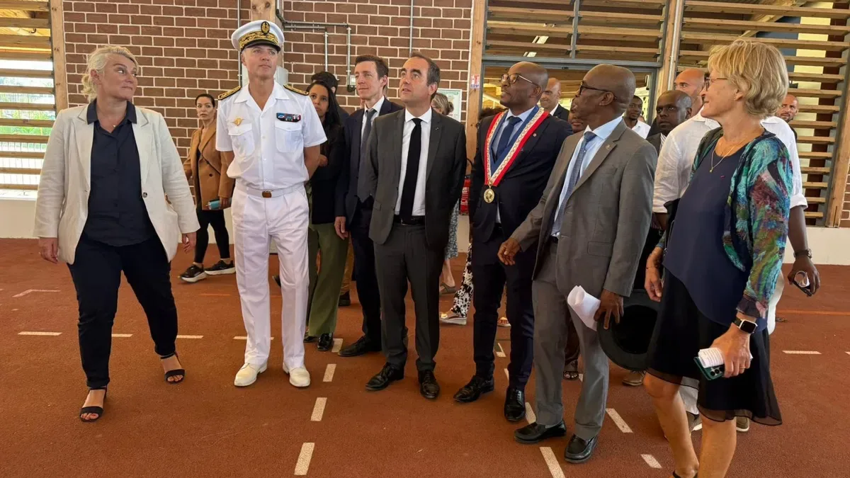 Le Premier ministre Sébastien Lecornu entame sa deuxième journée à Mayotte consacrée à la reconstruction après le cyclone Chido