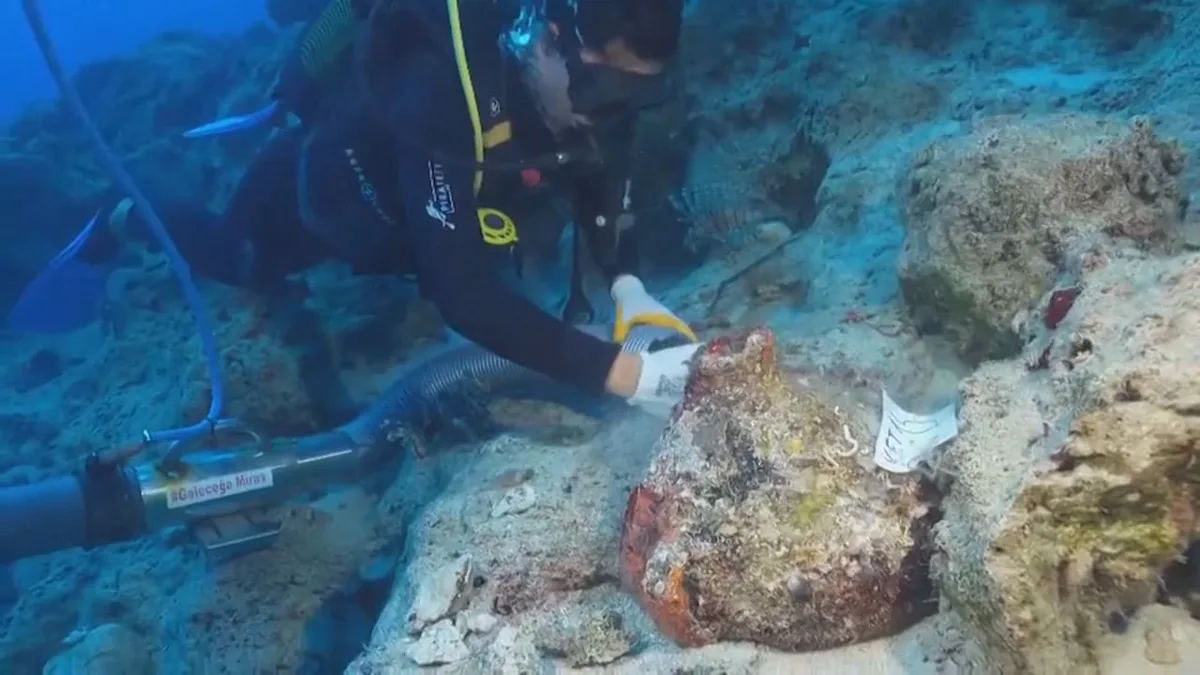Schiffs-Sensation im Mittelmeer - Taucher entdecken ältestes Wrack der Welt