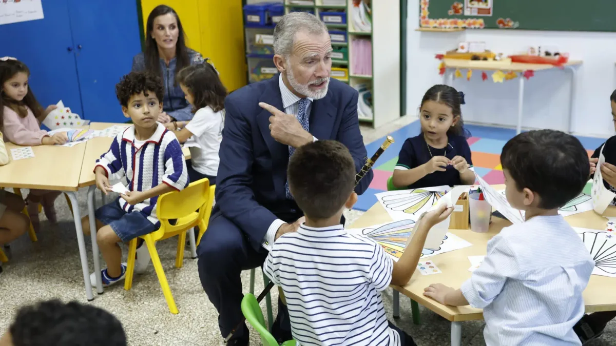 Los reyes, dos simpáticos 'alumnos' en el colegio Vicente Aleixandre de Ceuta, donde hay un 70% de escolares musulmanes