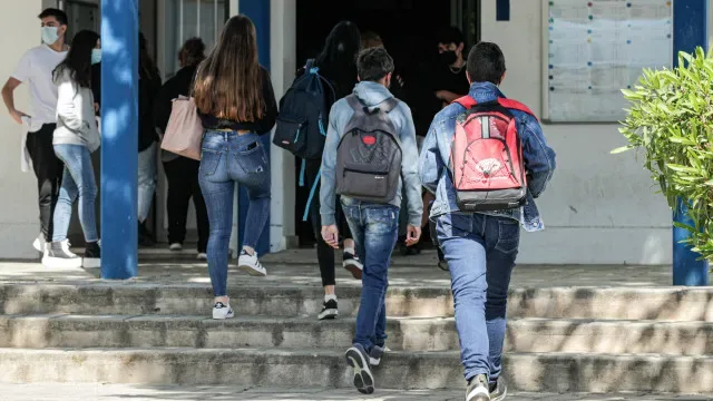 Fenprof: 20 mil colocações não resolvem falta de professores