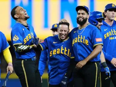 Leo Rivas has RBI single in 10th, Mariners beat Cubs 6-5