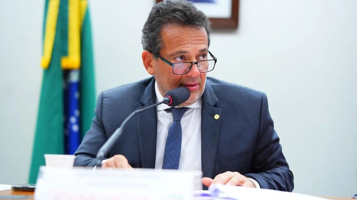 Deputado Ricardo Abrão é alvo de operação da PF que investiga compra de votos