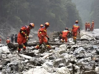 Crue au Népal : plus de 680 morts et 3 000 disparus, la reconstruction pourrait coûter des « milliards de dollars »