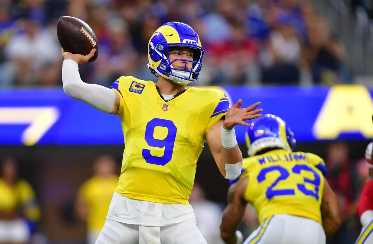 Matthew Stafford fires four touchdown passes as Rams cruise past Giants