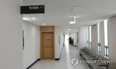 '불리한 진술 했다고'…법원 복도에서 증인 때린 50대 집행유예