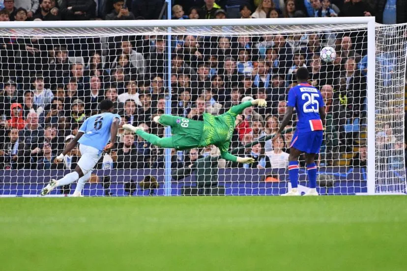 Bien que largement devant face à Manchester City, le PSG concède beaucoup d'occasions