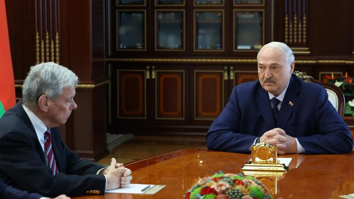 Twenty-five Belarus prisoners, US says more to come