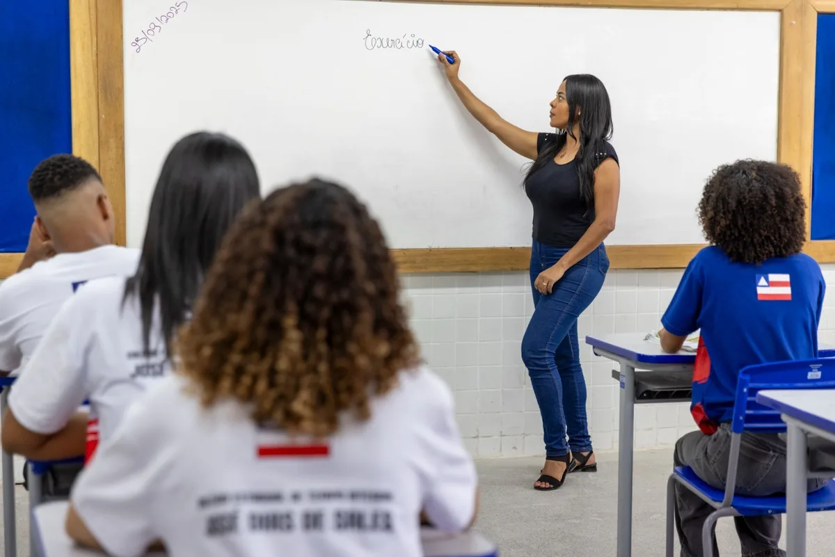 Bahia convoca 88 professores aprovados em seleções para a rede estadua