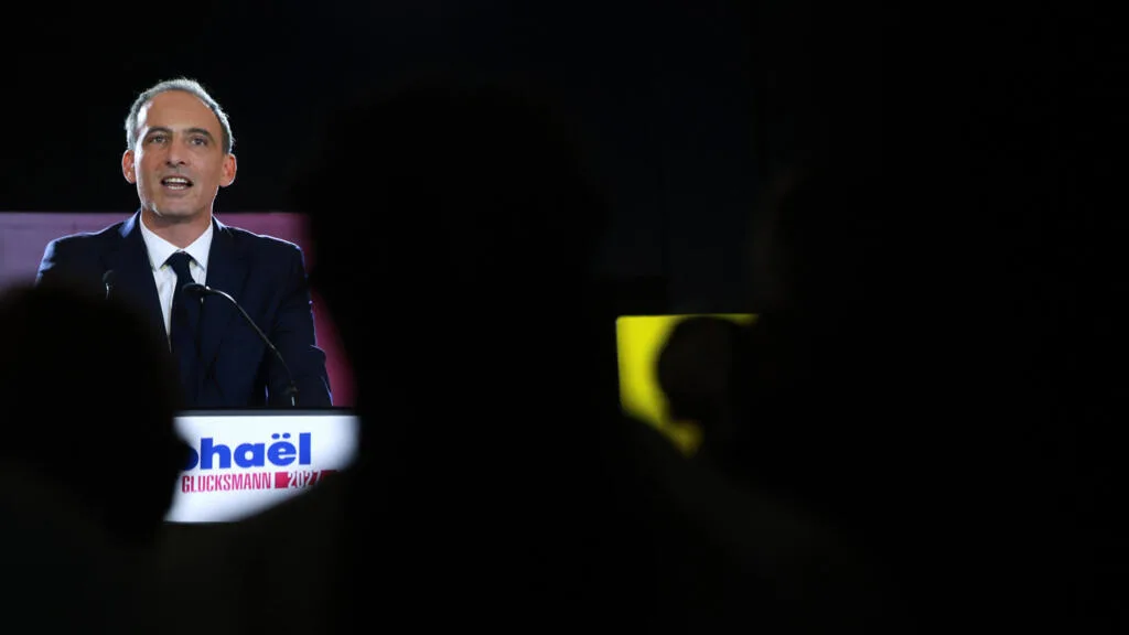 Raphaël Glucksmann officiellement candidat, un "cap clair" et des zones d'ombre