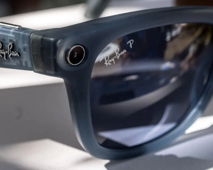 Albanese government considers ‘world-leading’ ban on smart glasses in public office and buildings